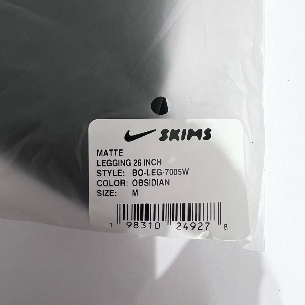 NikeSKIMS Matte Women's High-Waisted 26" Leggings medium - Picture 4 of 16